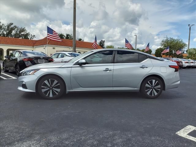 2022 Nissan Altima 2.5 SV