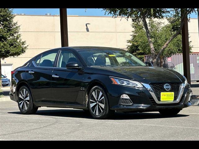 2022 Nissan Altima 2.5 SV