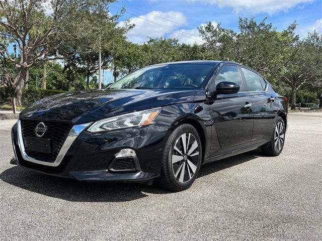 2022 Nissan Altima 2.5 SV