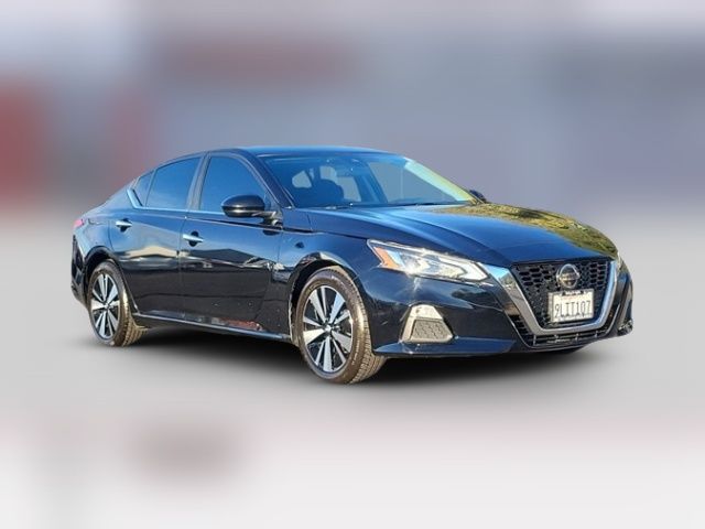 2022 Nissan Altima 2.5 SV