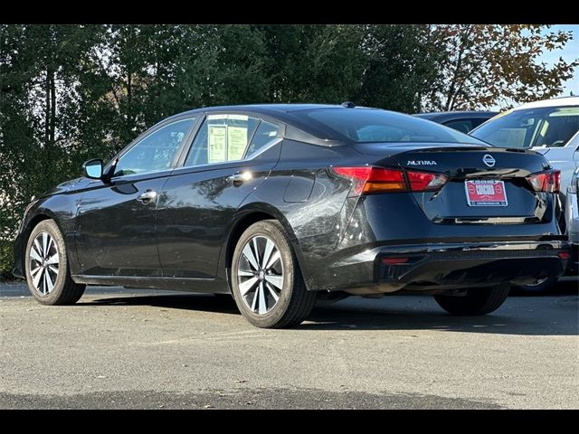 2022 Nissan Altima 2.5 SV