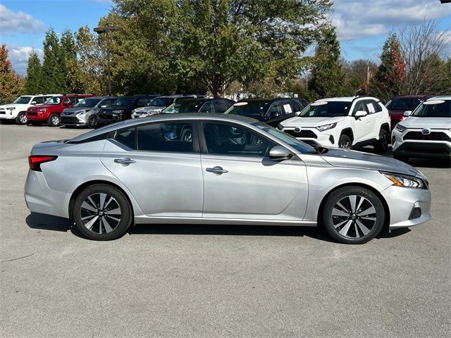 2022 Nissan Altima 2.5 SV