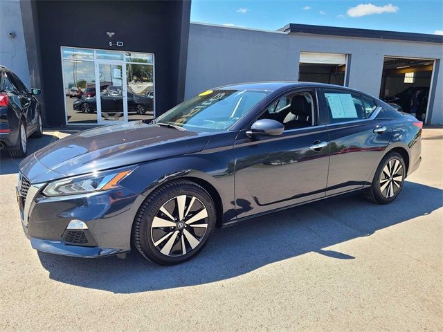2022 Nissan Altima 2.5 SV
