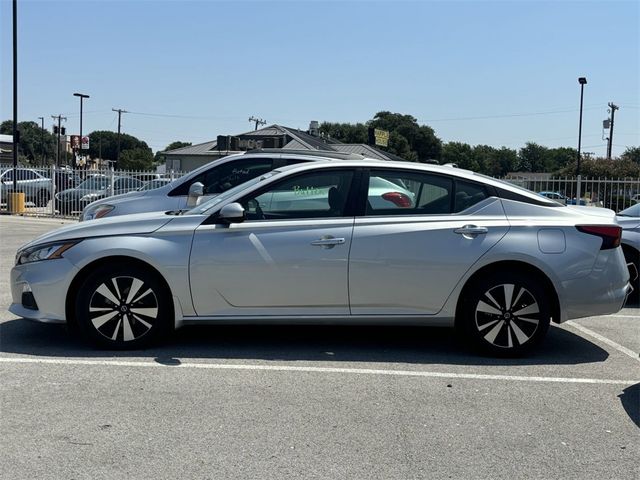 2022 Nissan Altima 2.5 SV