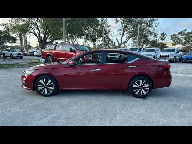 2022 Nissan Altima 2.5 SV