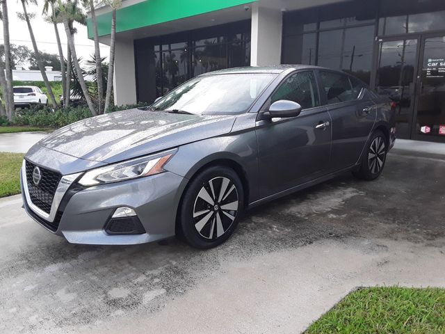 2022 Nissan Altima 2.5 SV