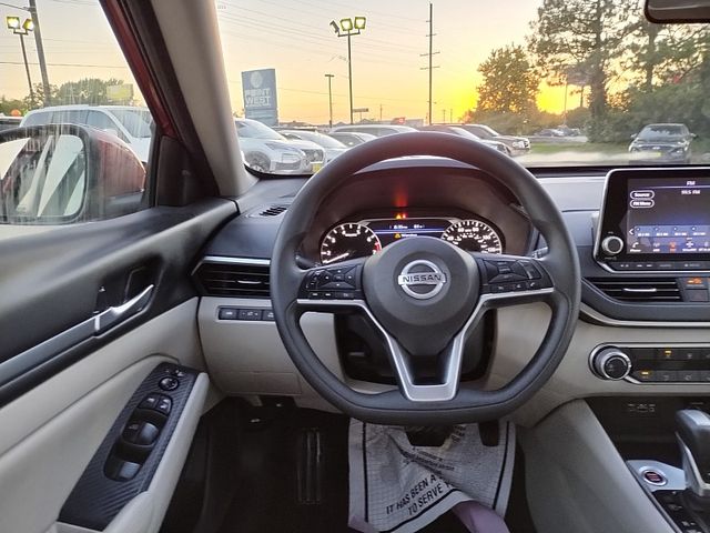 2022 Nissan Altima 2.5 SV