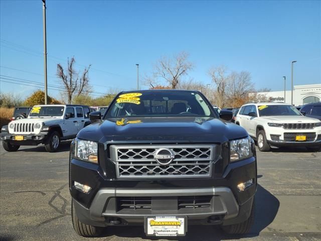 2022 Nissan Frontier SV