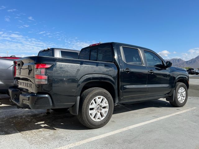 2022 Nissan Frontier SV