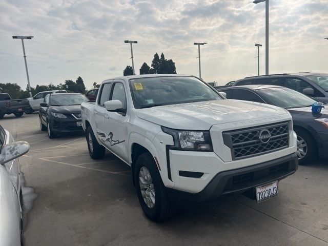 2022 Nissan Frontier SV