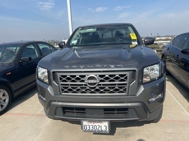 2022 Nissan Frontier SV