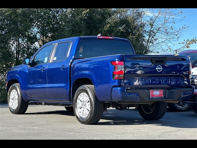 2022 Nissan Frontier SV