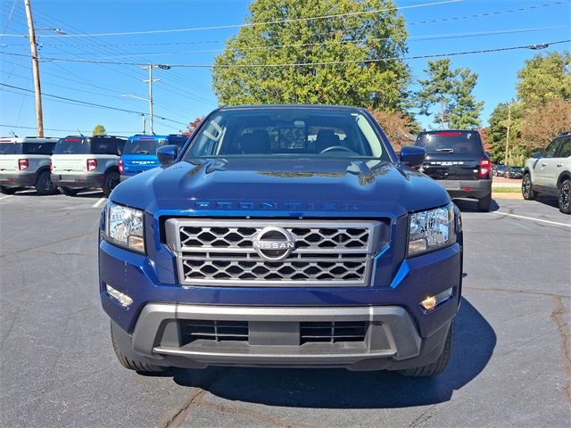 2022 Nissan Frontier SV