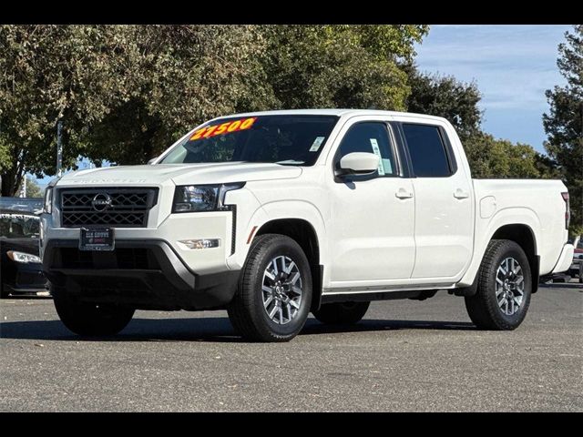 2022 Nissan Frontier SV