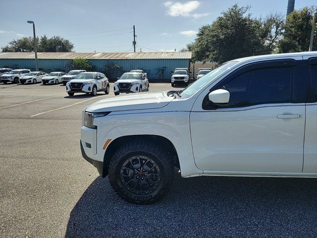 2022 Nissan Frontier SV