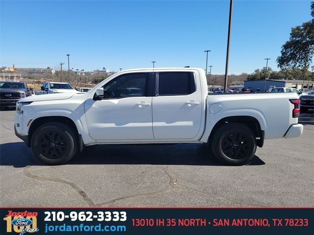 2022 Nissan Frontier SV