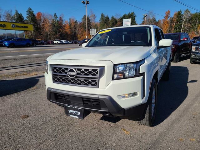 2022 Nissan Frontier SV