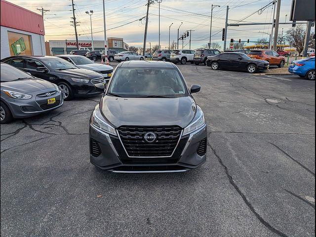 2022 Nissan Kicks S