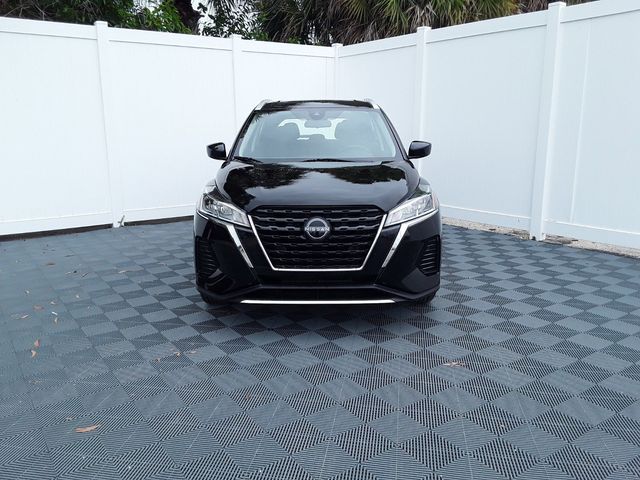 2022 Nissan Kicks SV