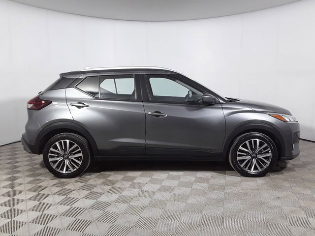 2022 Nissan Kicks SV