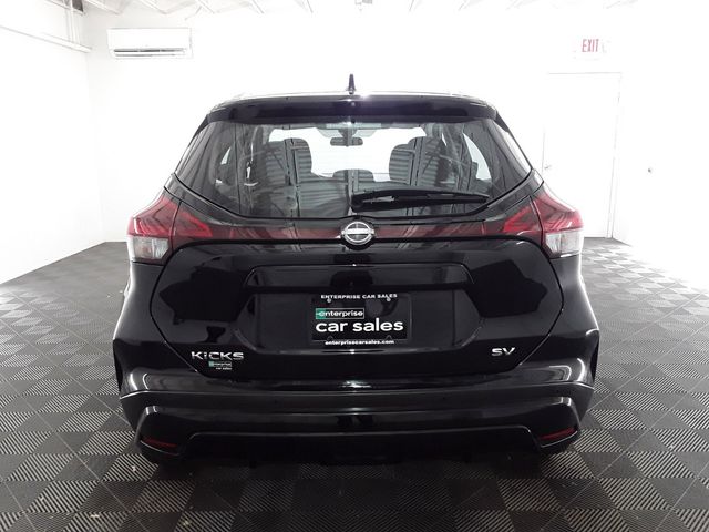 2022 Nissan Kicks SV