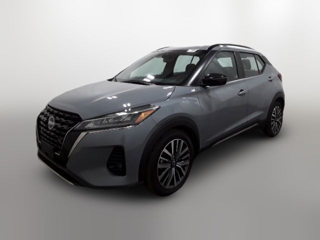 2022 Nissan Kicks SR