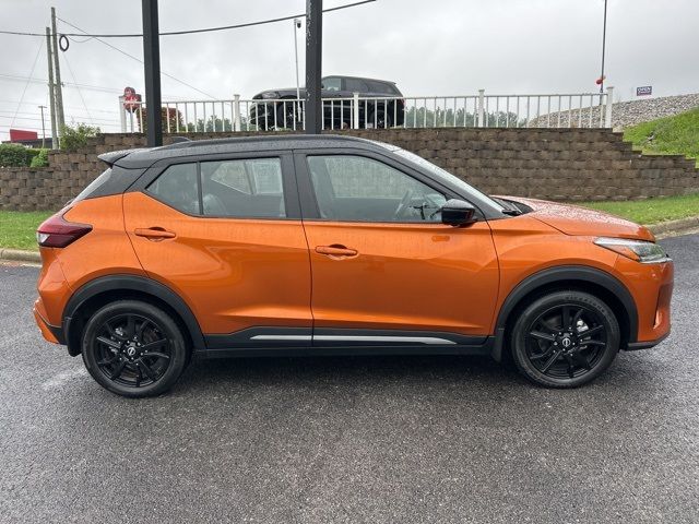 2022 Nissan Kicks SR