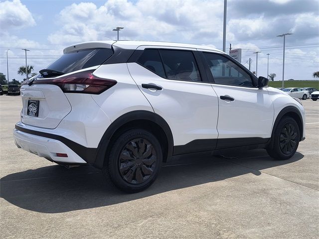 2022 Nissan Kicks S