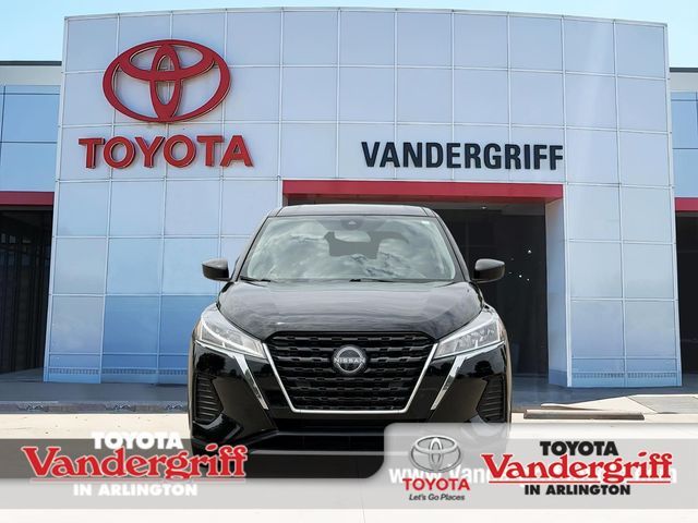 2022 Nissan Kicks S
