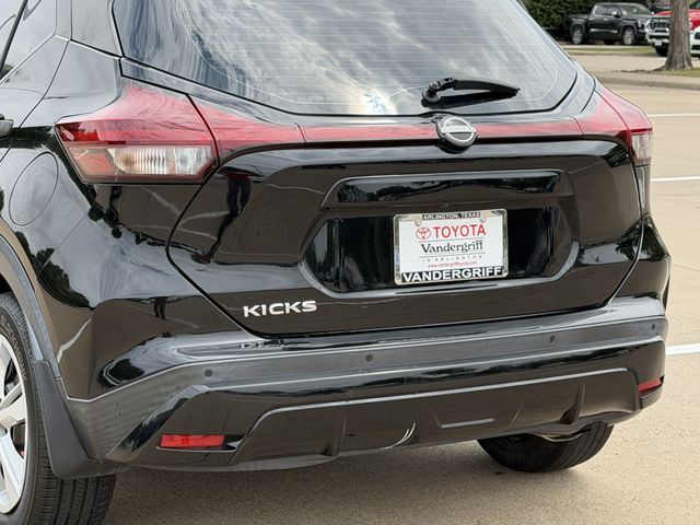 2022 Nissan Kicks S