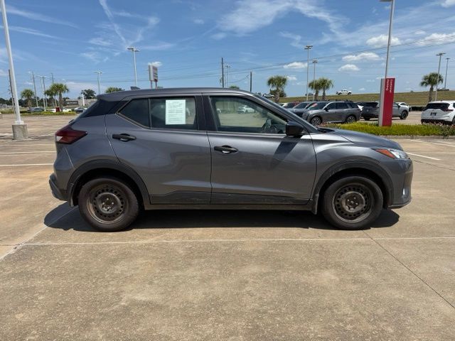 2022 Nissan Kicks S