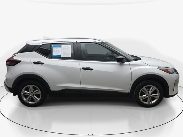 2022 Nissan Kicks S