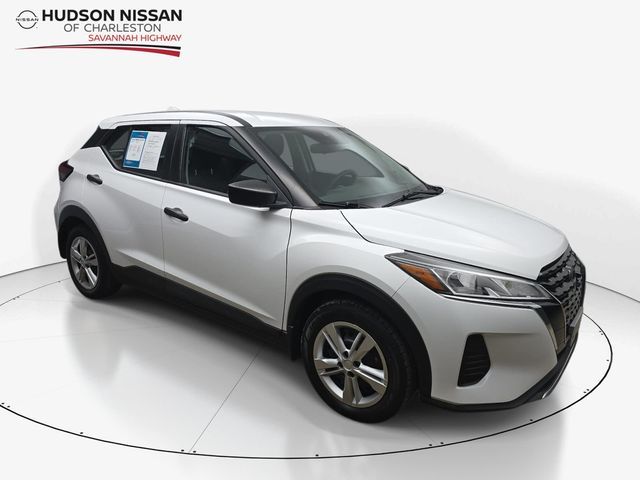 2022 Nissan Kicks S