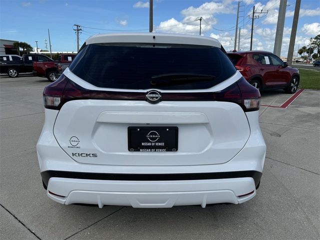 2022 Nissan Kicks S