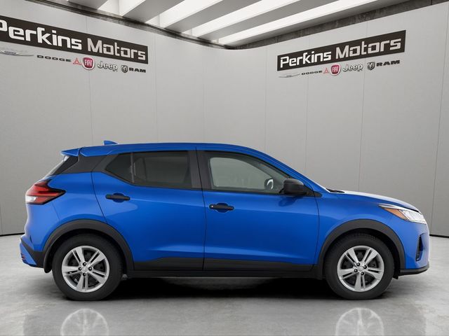 2022 Nissan Kicks S