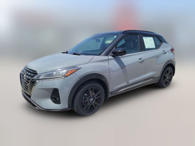 2022 Nissan Kicks SR