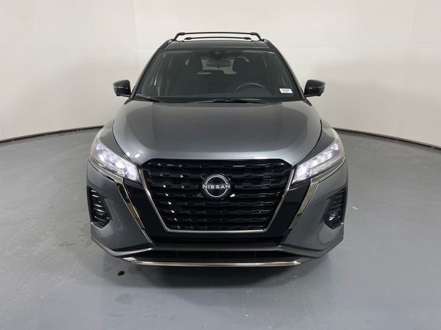 2022 Nissan Kicks SR