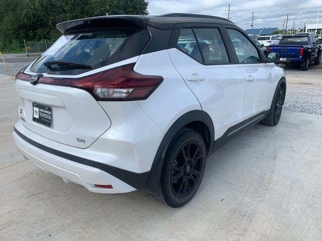 2022 Nissan Kicks SR