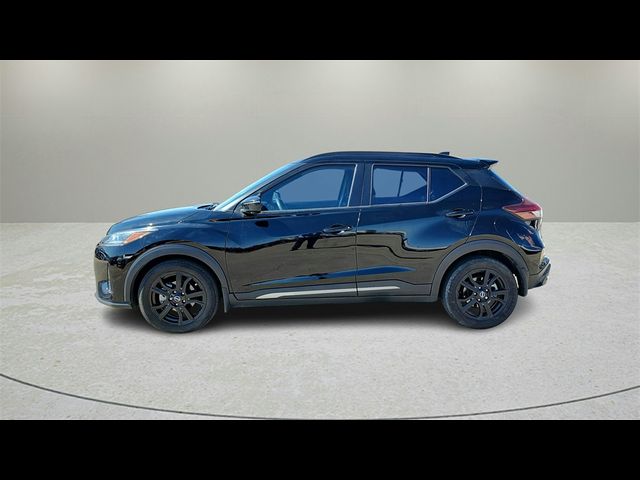 2022 Nissan Kicks SR