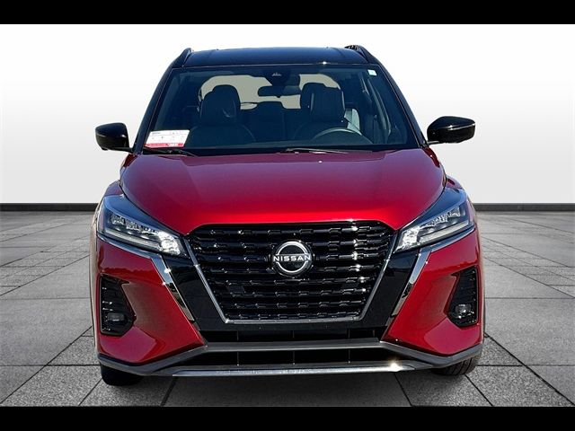 2022 Nissan Kicks SR