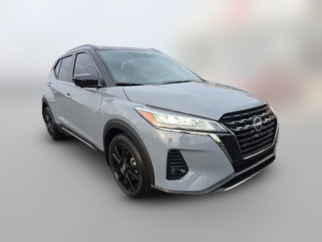 2022 Nissan Kicks SR