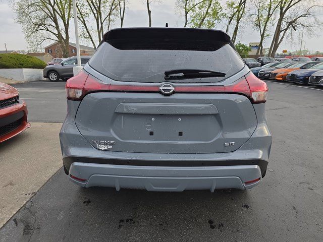 2022 Nissan Kicks SR