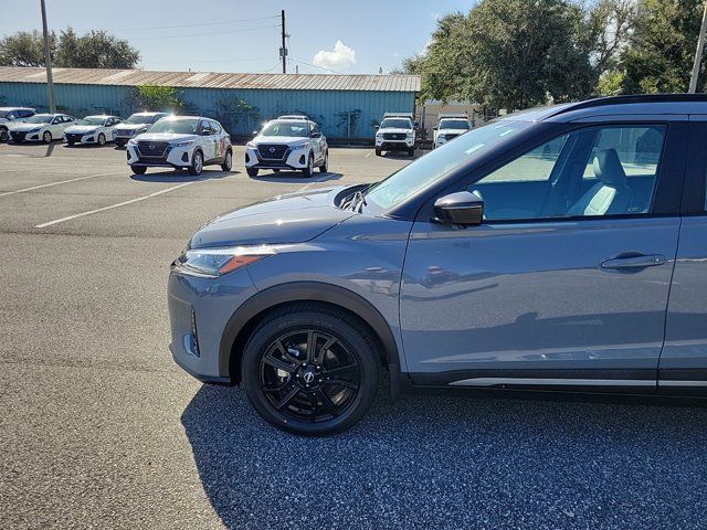 2022 Nissan Kicks SR