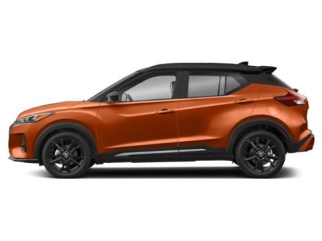 2022 Nissan Kicks SR