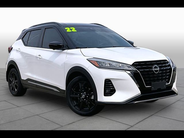 2022 Nissan Kicks SR