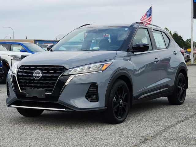 2022 Nissan Kicks SR