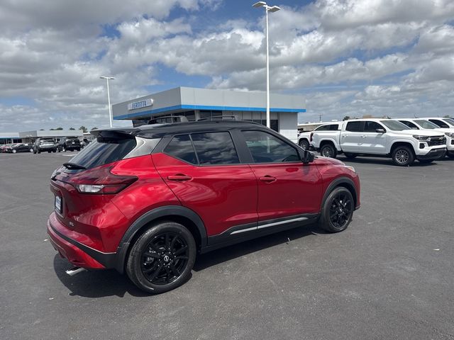 2022 Nissan Kicks SR