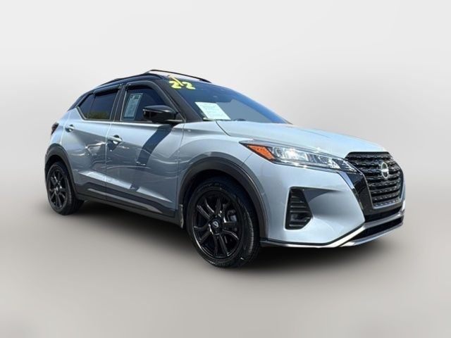 2022 Nissan Kicks SR