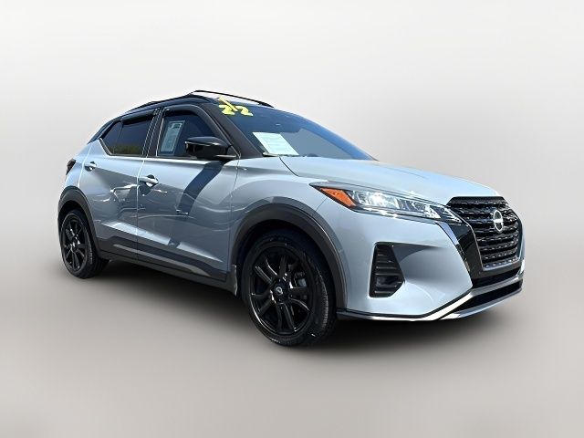 2022 Nissan Kicks SR