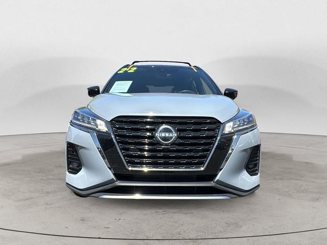 2022 Nissan Kicks SR
